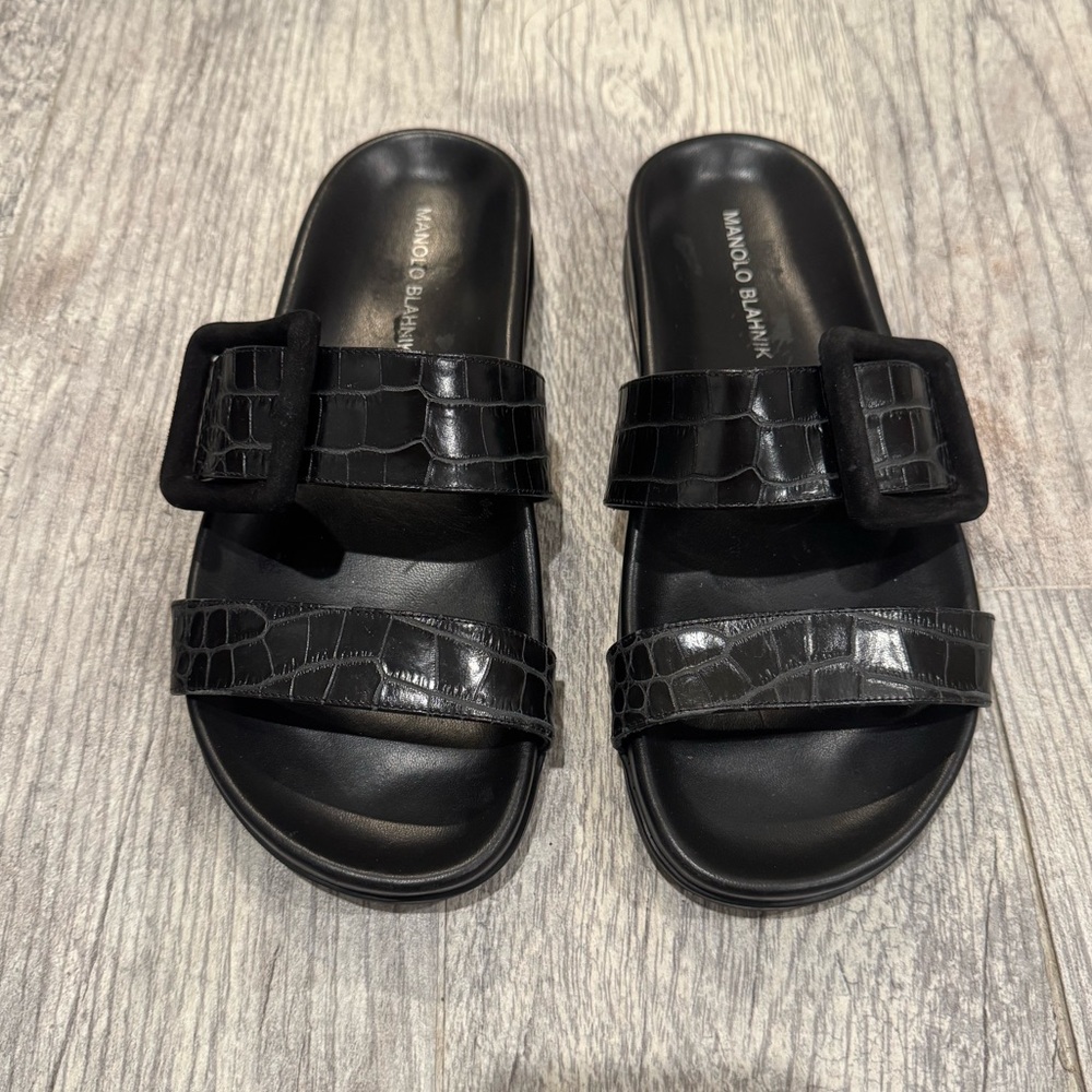 Manolo Blahnik black Mayfu croc embossed sandals - Picture 3 of 12